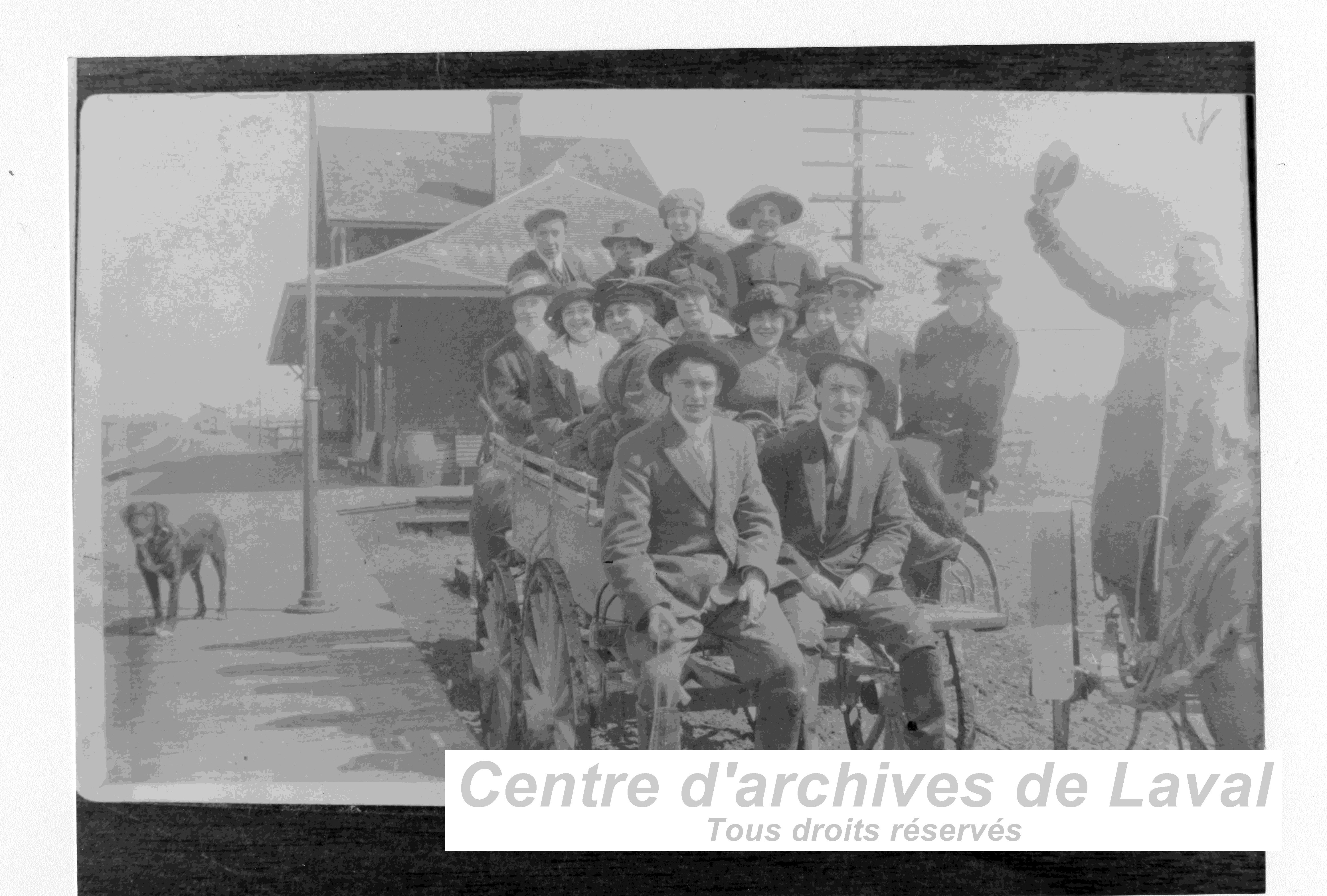 Groupe d'amis  la gare de Saint-Vincent-de-Paul.