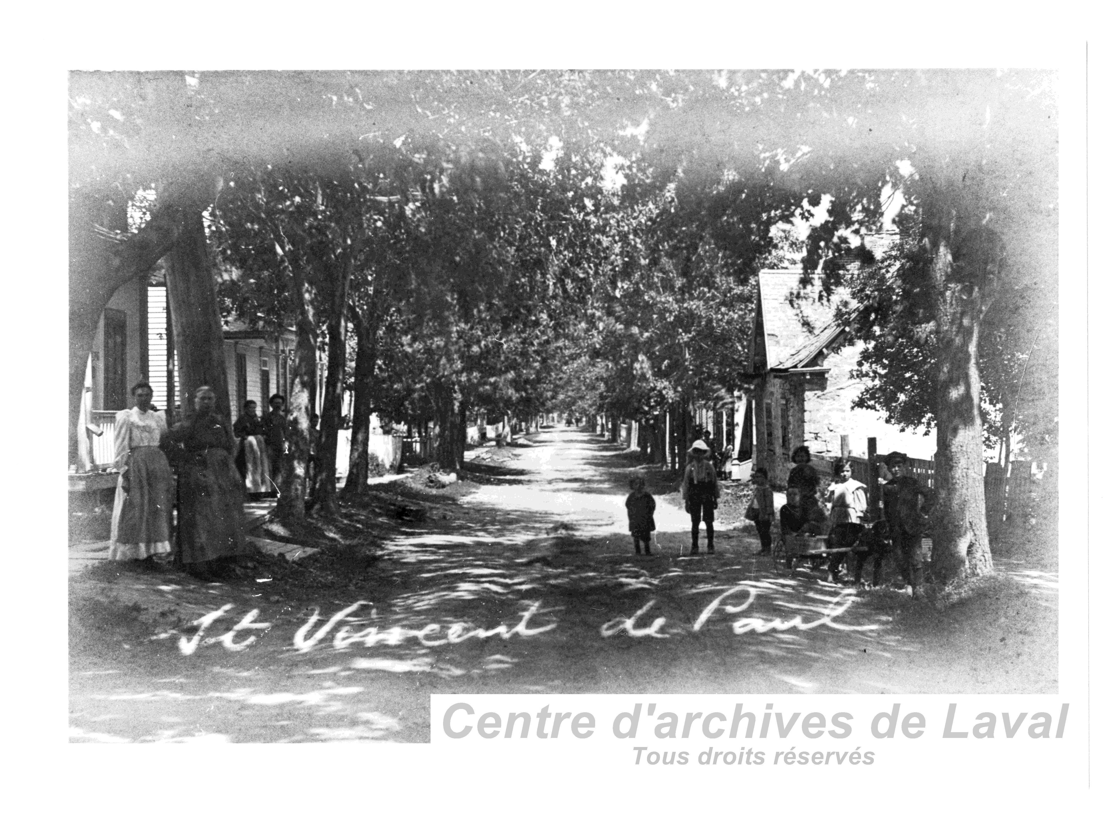 Le boulevard Lvesque  Saint-Vincent-de-Paul au tournant du 20e sicle.