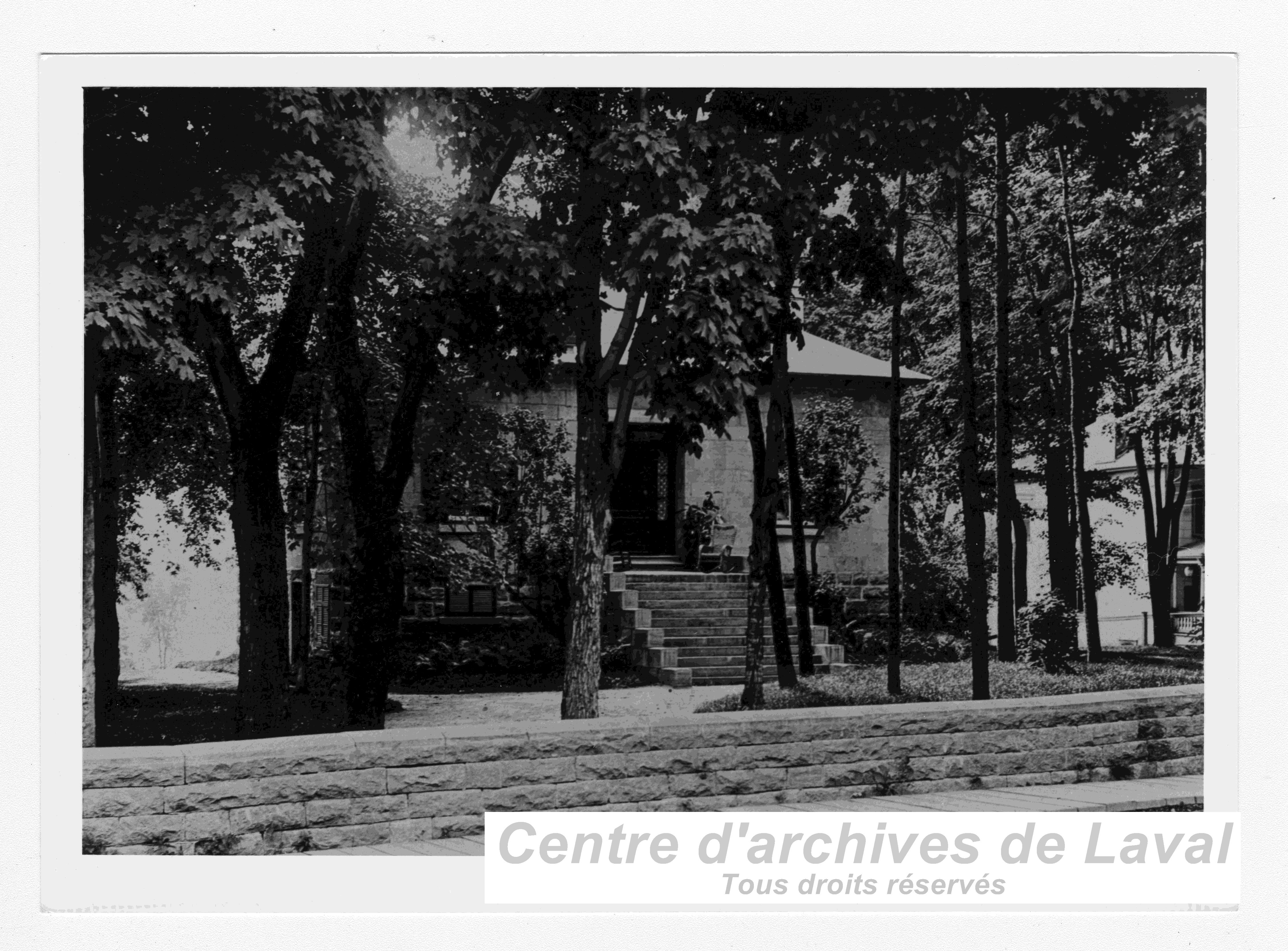 Maison autrefois situe au 5500, boulevard Lvesque Est, Saint-Vincent-de-Paul.