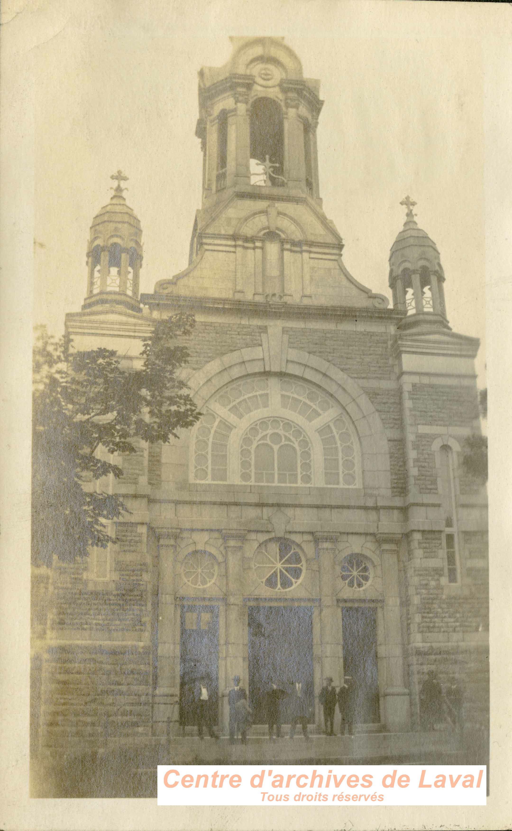 glise Saint-Sauveu-des-Monts, Saint-Sauveur.