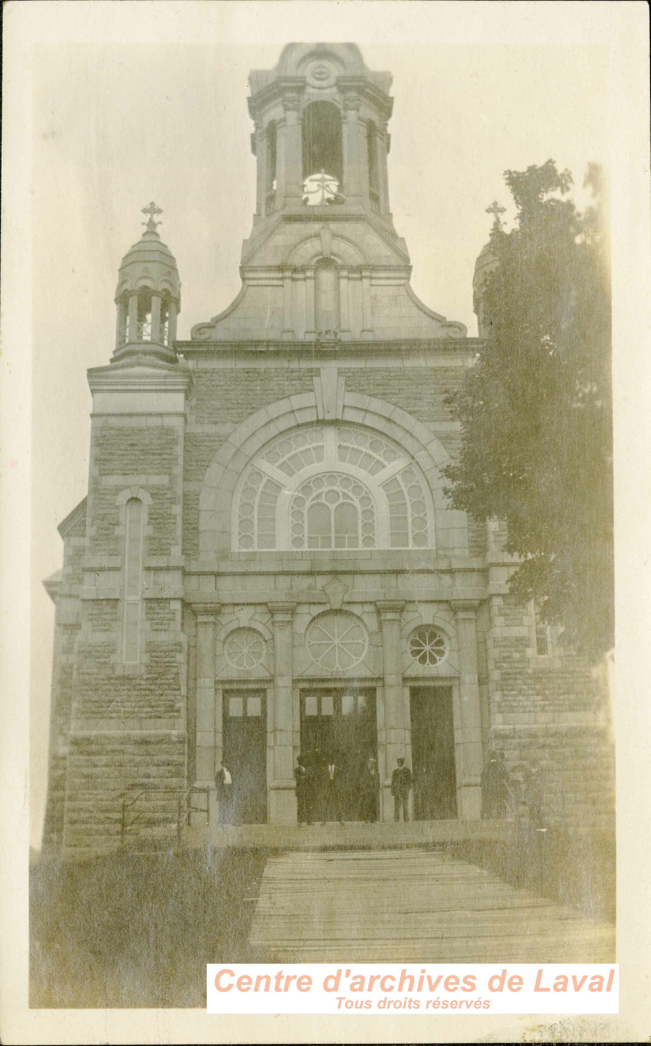 glise Saint-Sauveur-des-Monts, Saint-Sauveur.