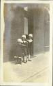Enfants au début du 20e siècle à Saint-Vincent-de-Paul.