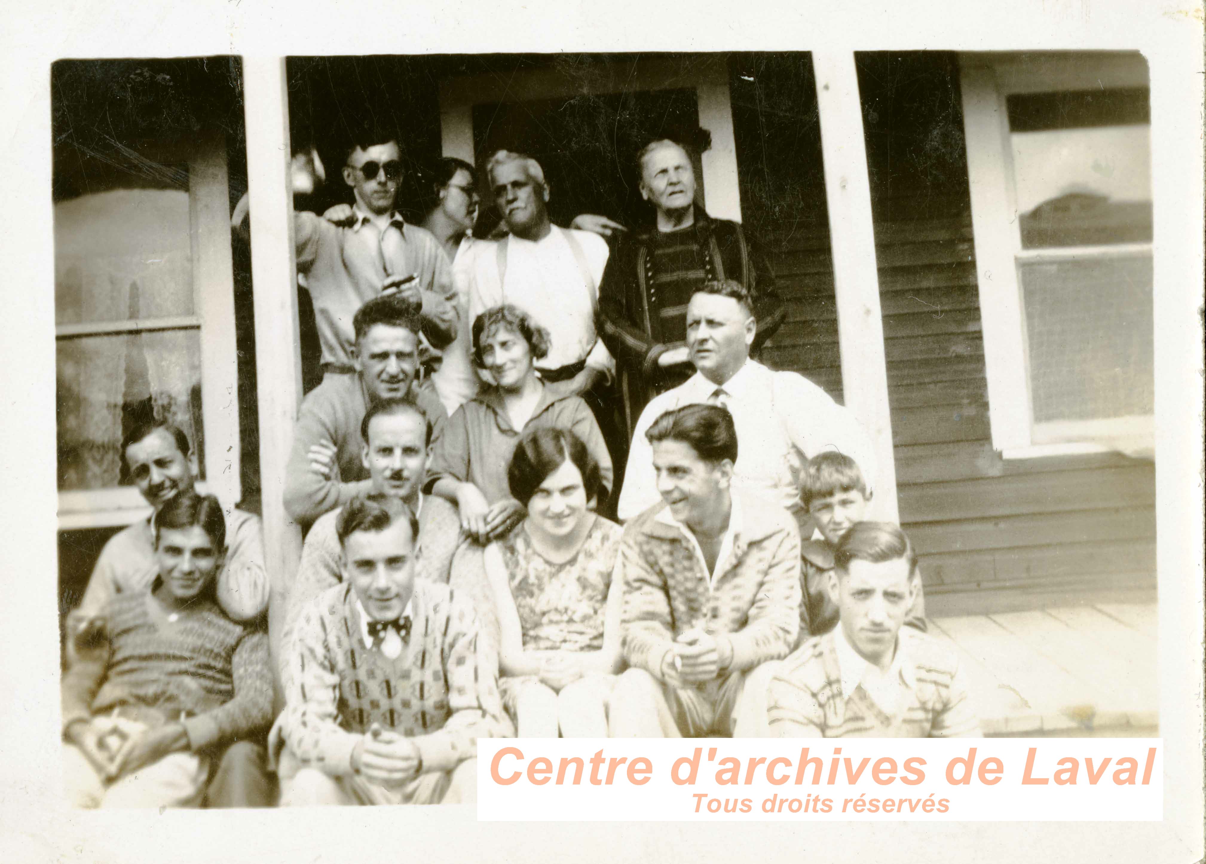 Portrait de famille et amis.