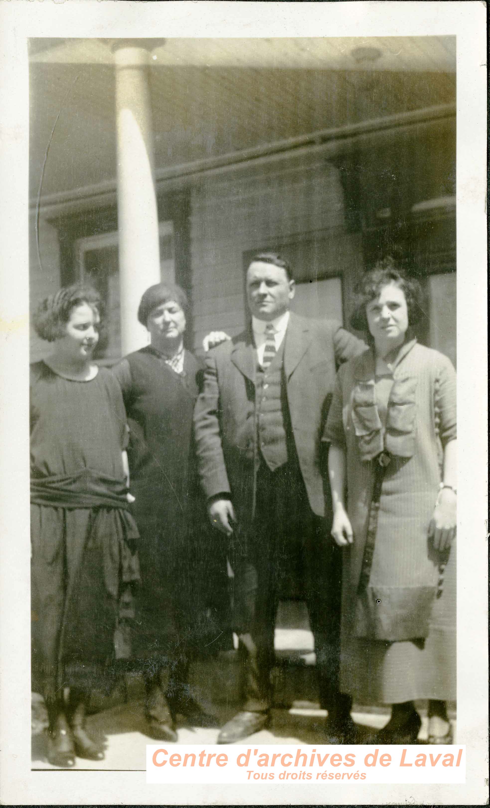 Portrait de famille et amies.